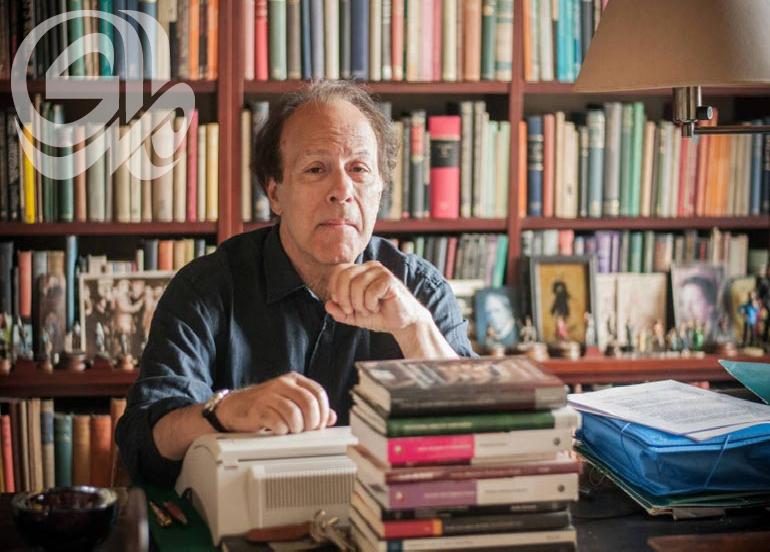 لقاء في الكتب.. مع الروائي الأسباني خابير مارياس