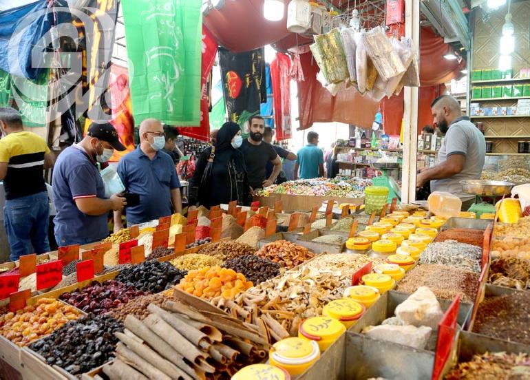 العراقيون يستقبلون رمضان بـ «أسعار مرتفعة» ووباء يشتد