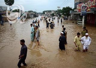 غالبية متضرري فيضانات باكستان مستائين من أداء مؤسس